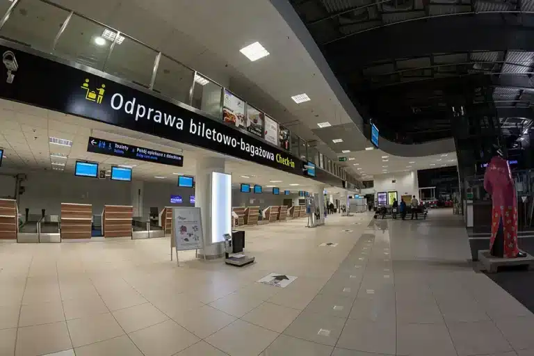 Statystyki lotniska w łodzi wskazują na osłabienie dynamiki, ale jest rekord